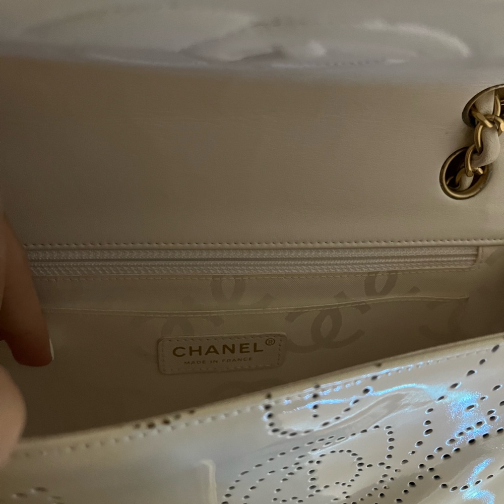 🌸 Chanel Medium Classic Flap - Camelia Ivory Patent Leather 🌸 - Picture 11 of 13